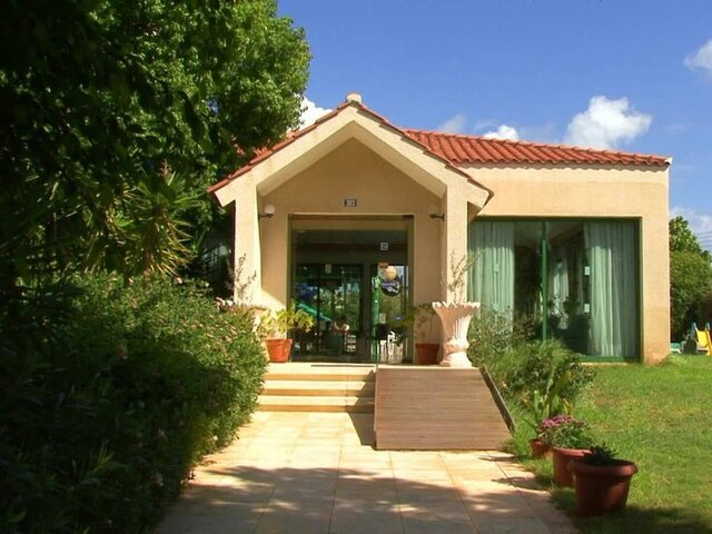 Mandalena Hotel Apartments ★★★