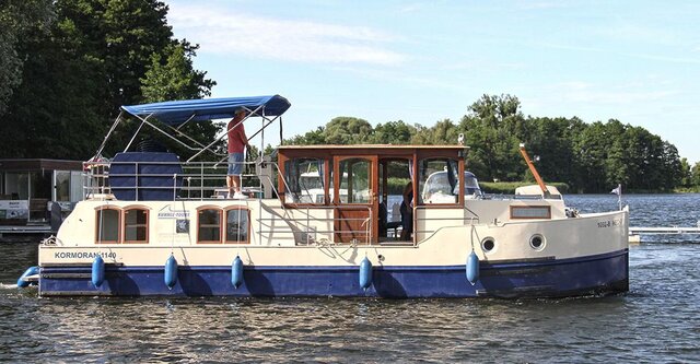 Hausbooturlaub auf der Mecklenburgischen Seenplatte Rechlin -Hafendorf Müritz