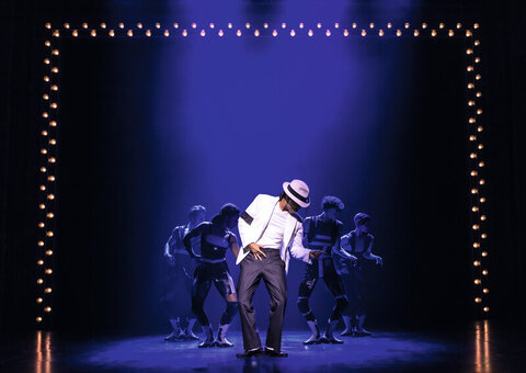 DAS MICHAEL JACKSON MUSICAL | Hamburg mit dem ÖBB Nightjet | ab/bis Wien | © Matthew Murphy/Stage Entertainment