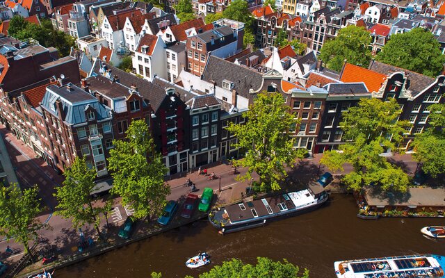 Vom Flughafen zum Hotel