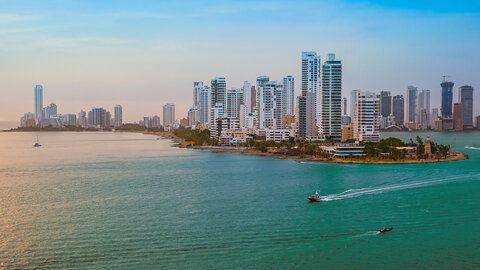 KOLUMBIEN Caño Cristales – einzigartiger Regenbogenfluss 
